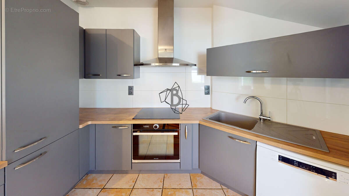 Maison T5 - 117 m2 - LE MONASTERE - photo 5