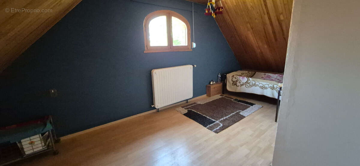 Maison à QUIEVRECHAIN