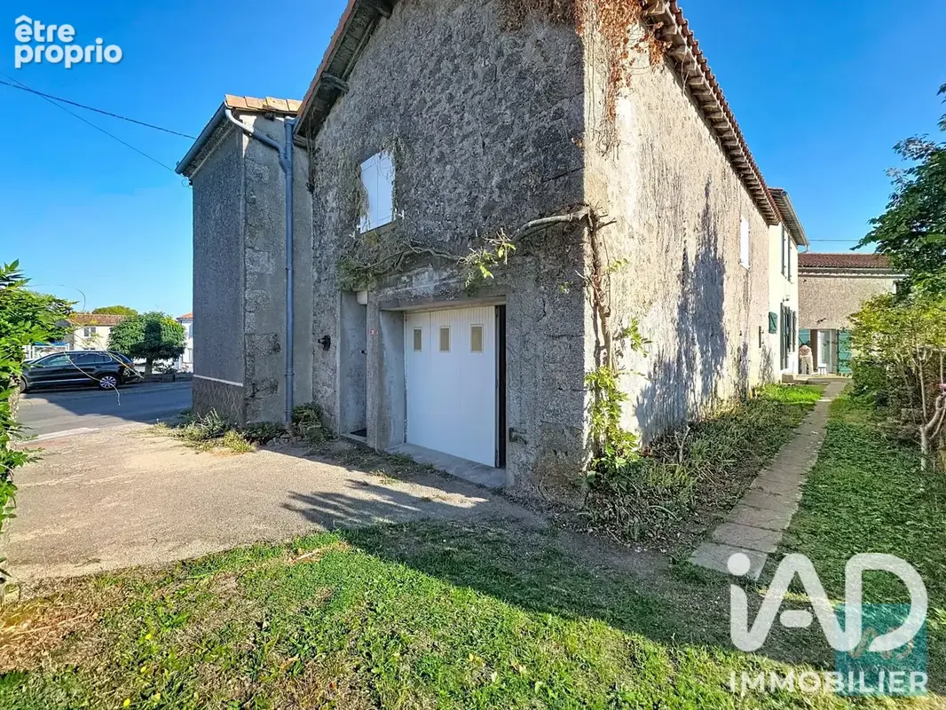 Photo 1 - Maison à POUGNE-HERISSON