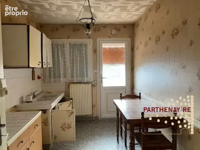 Maison 85 m² à Parthenay  - photo 4