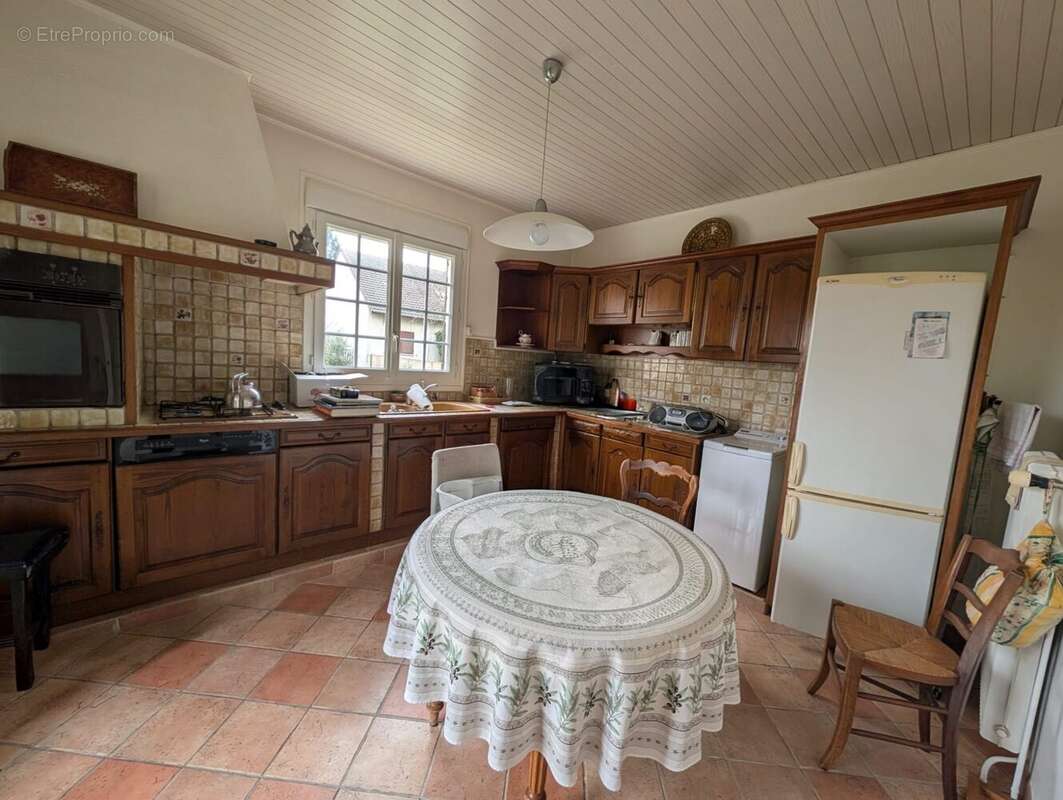 Maison à LES CLAYES-SOUS-BOIS