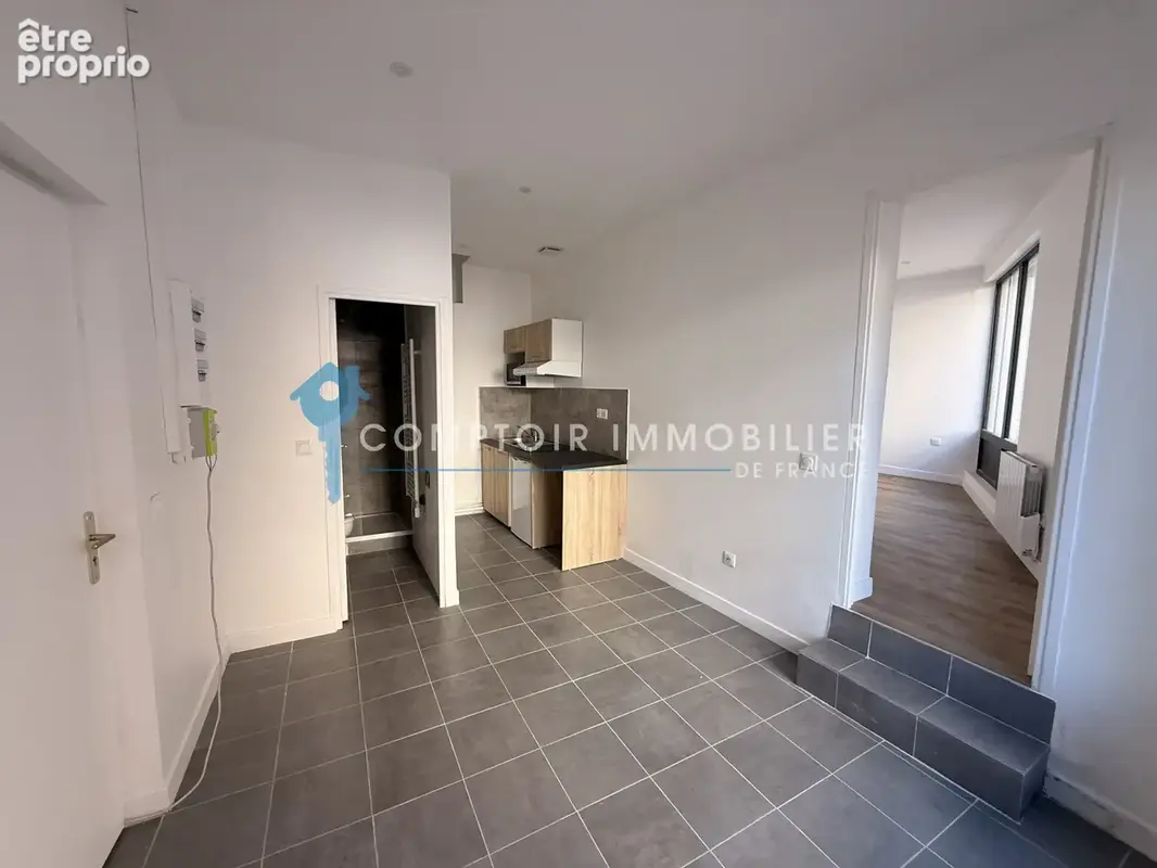 07 - vals les bains - appartement t2 dans immeuble renove - photo 2