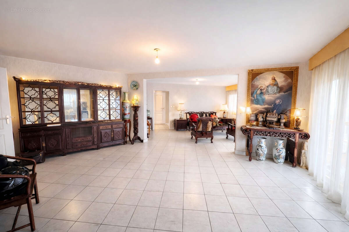 Appartement à HYERES