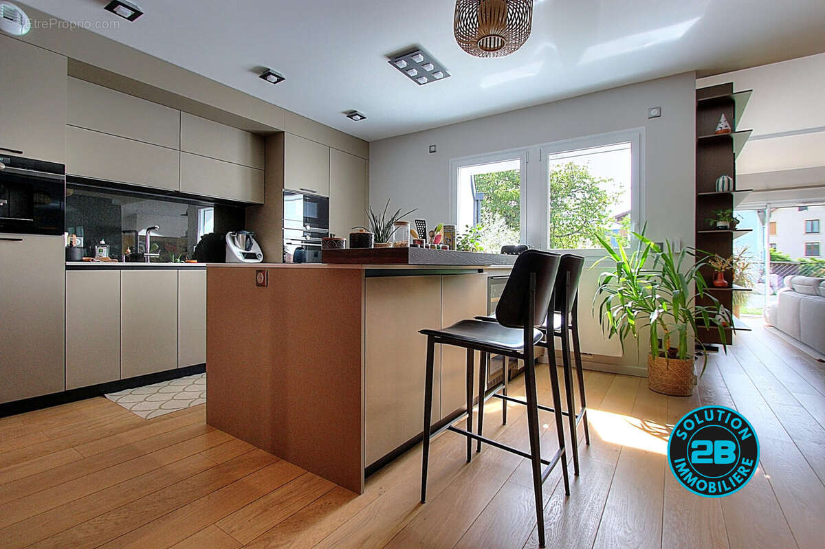 CUISINE - Appartement à CHALLES-LES-EAUX