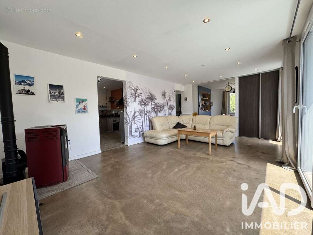 Photo 3 - Maison à THEIX