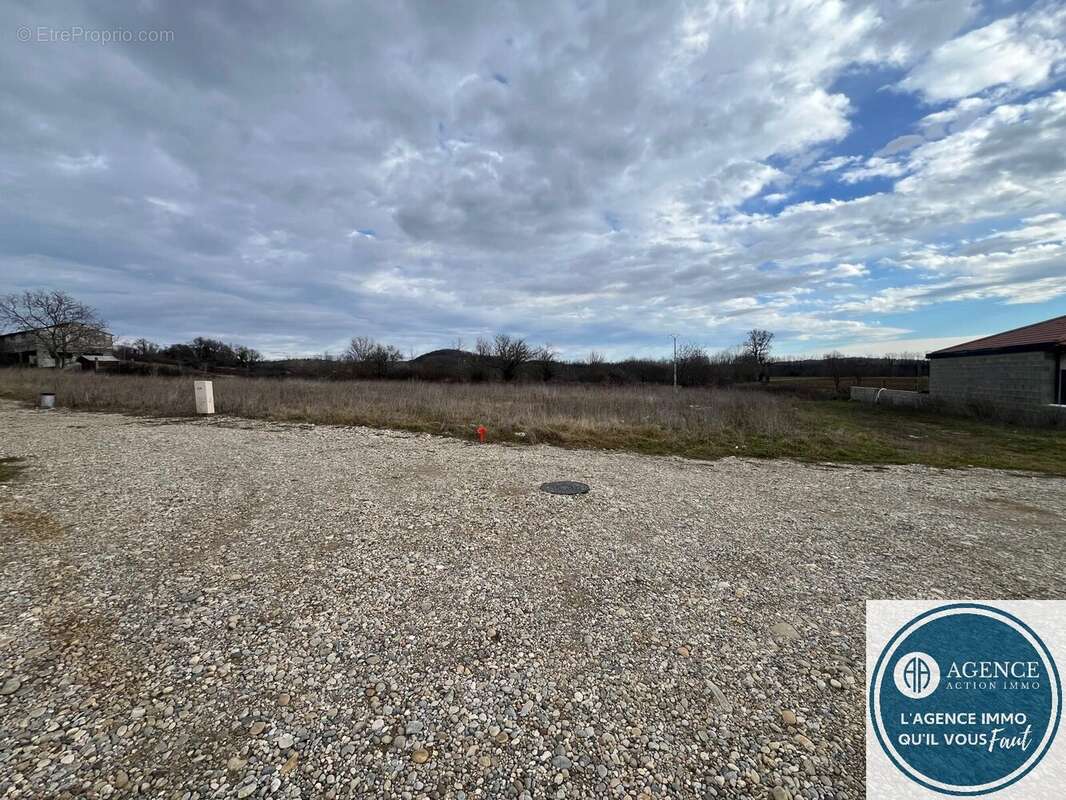 Terrain à MOISSIEU-SUR-DOLON