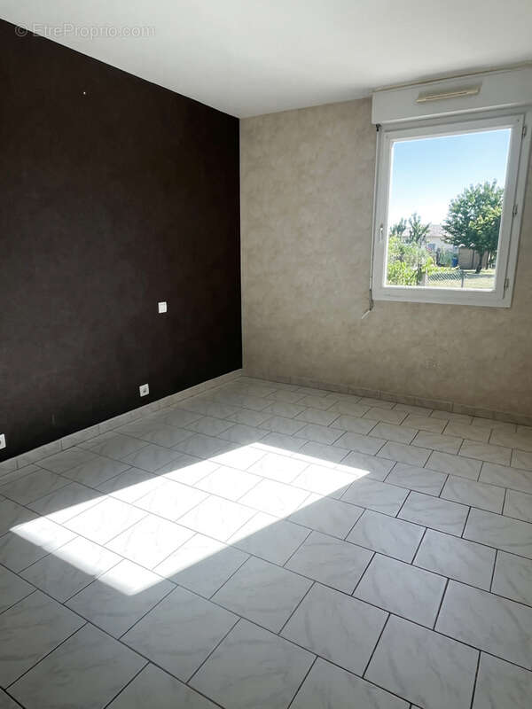 Maison à LA TOUR-DU-CRIEU