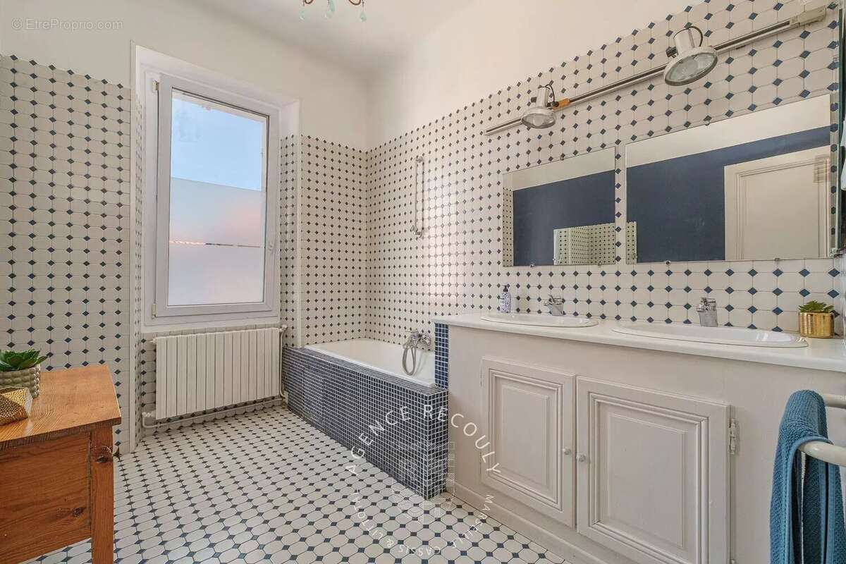 Maison à MARSEILLE-7E