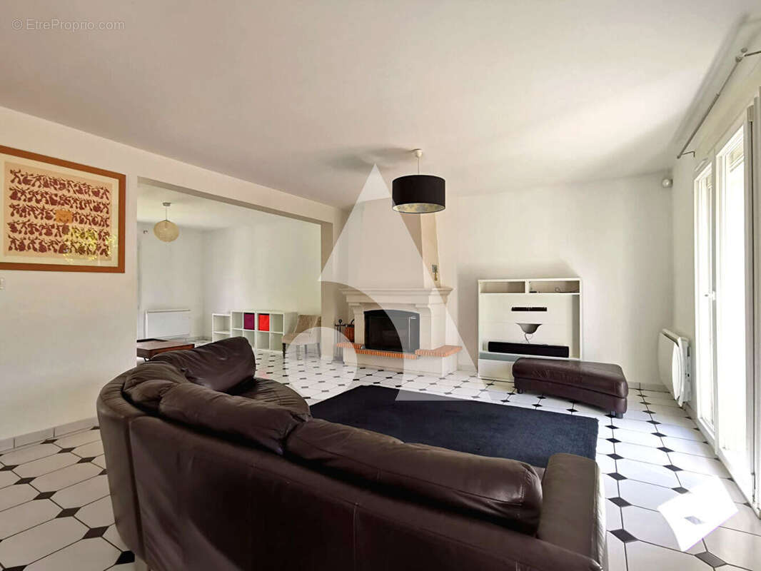 Maison à LA FRETTE-SUR-SEINE