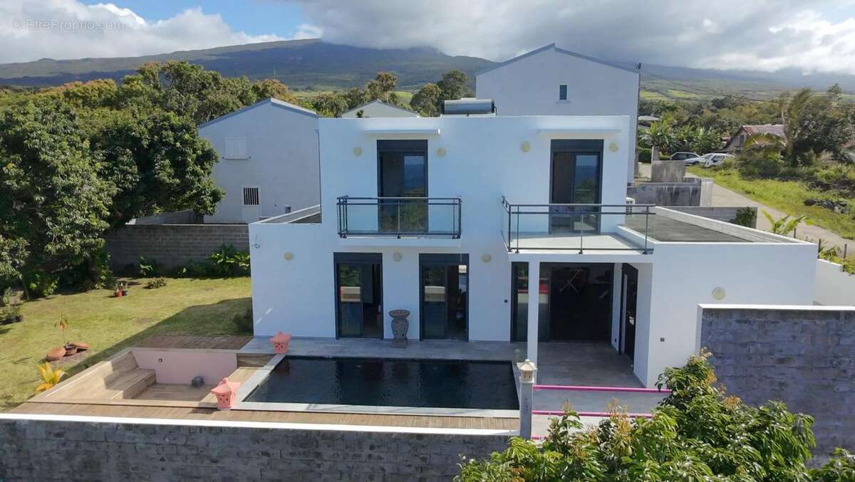 Maison à SAINTE-ROSE