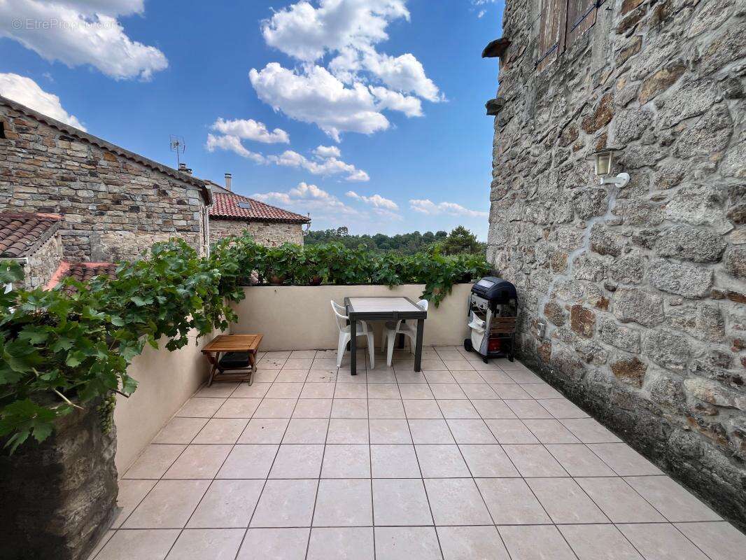 Maison en pierres avec terrasse - photo 3