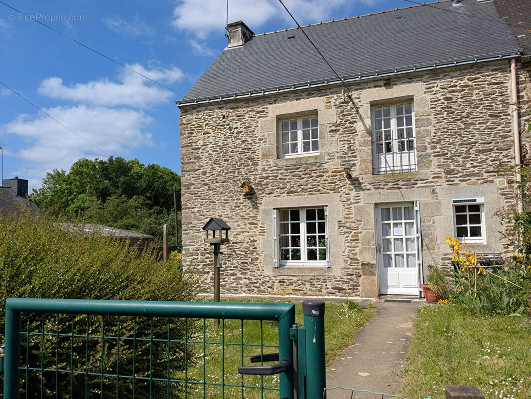 Maison à GUILLAC
