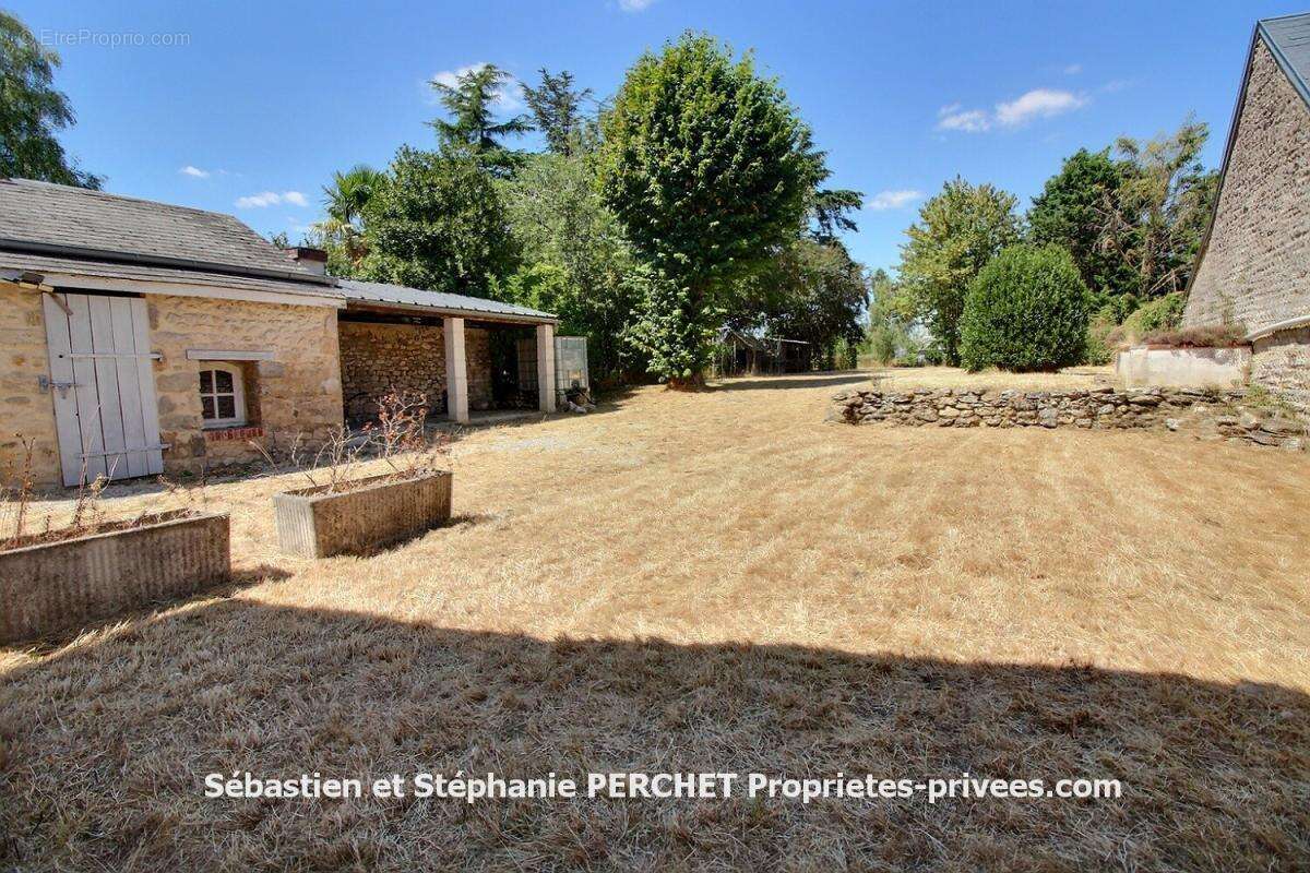 Maison de charme rénovée de 116 m² avec hangar et terrain de 2 630 m² - photo 10