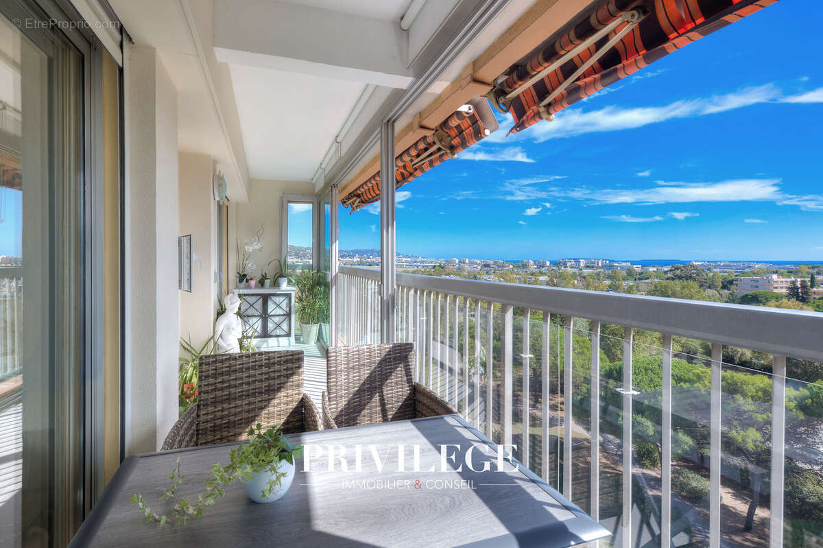 Appartement à MANDELIEU-LA-NAPOULE
