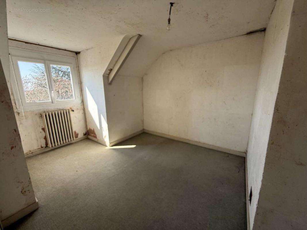 Pavillon à rafraichir en sortie de Mamers - photo 9