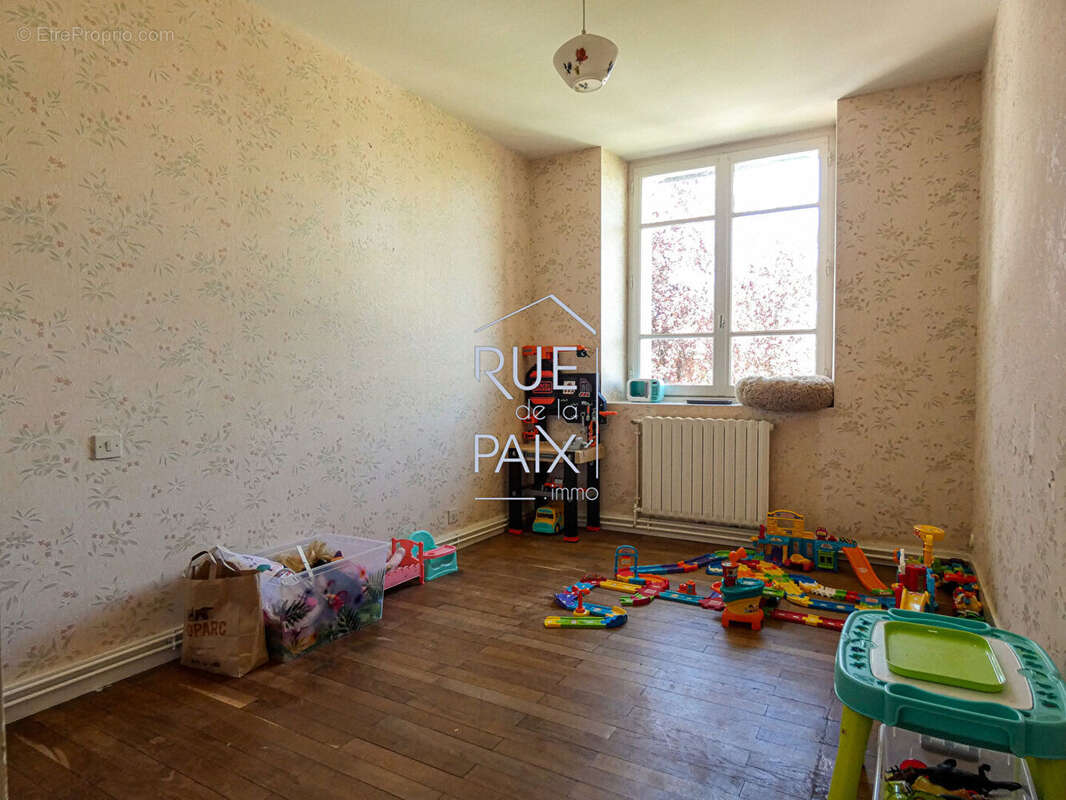 Maison à SAINT-JEAN-DE-SAUVES