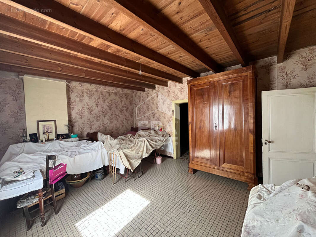 Maison à vendre à Saint Avit Saint Nazaire - 118 m² habitables dépendances terrain 2200 m² - photo 8