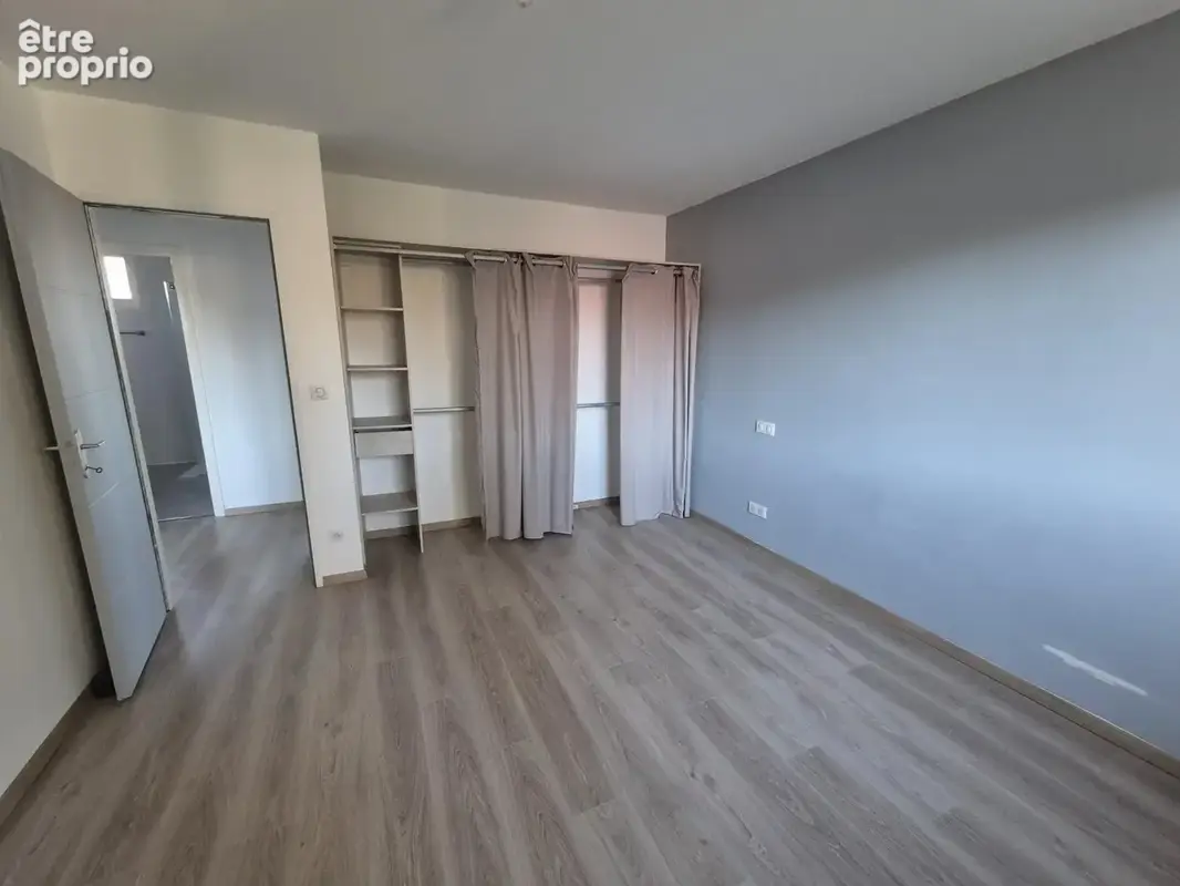 Vals près Le Puy, maison F4 sur 2 niveaux - photo 6