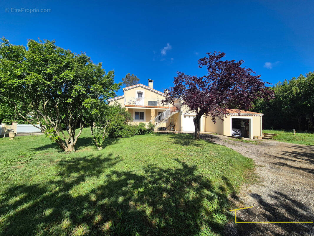 Maison à MONTELIMAR