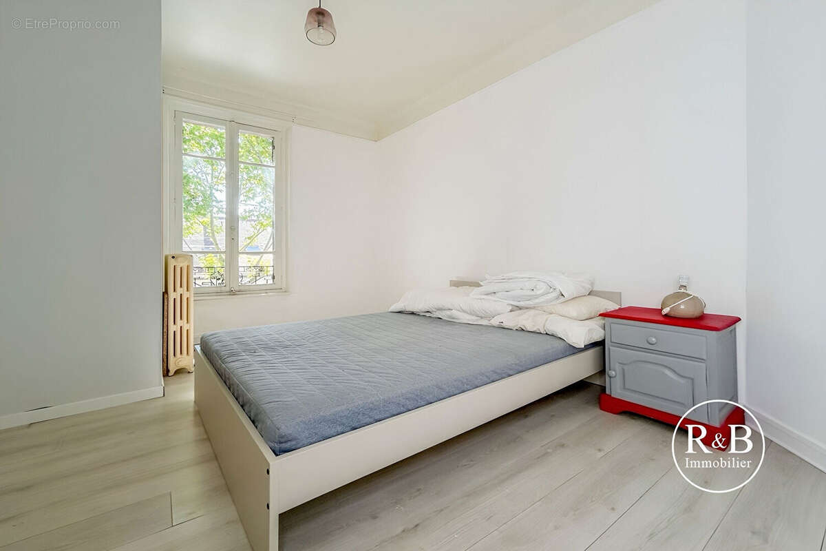 Maison à LES CLAYES-SOUS-BOIS