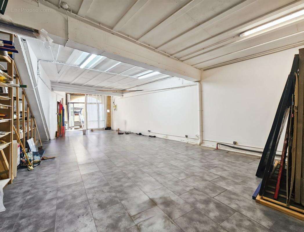 A vendre à Collias - Maison de village de 85m2 + atelier de 66m² - photo 7