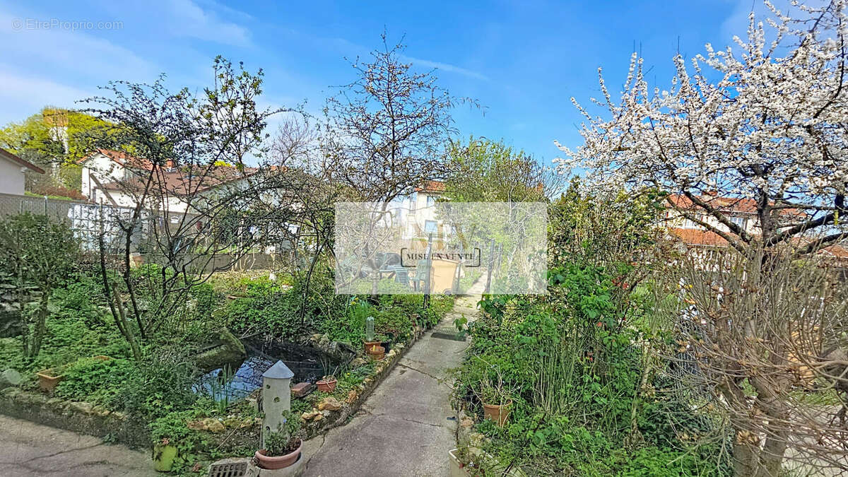 Maison à NEUILLY-SUR-MARNE