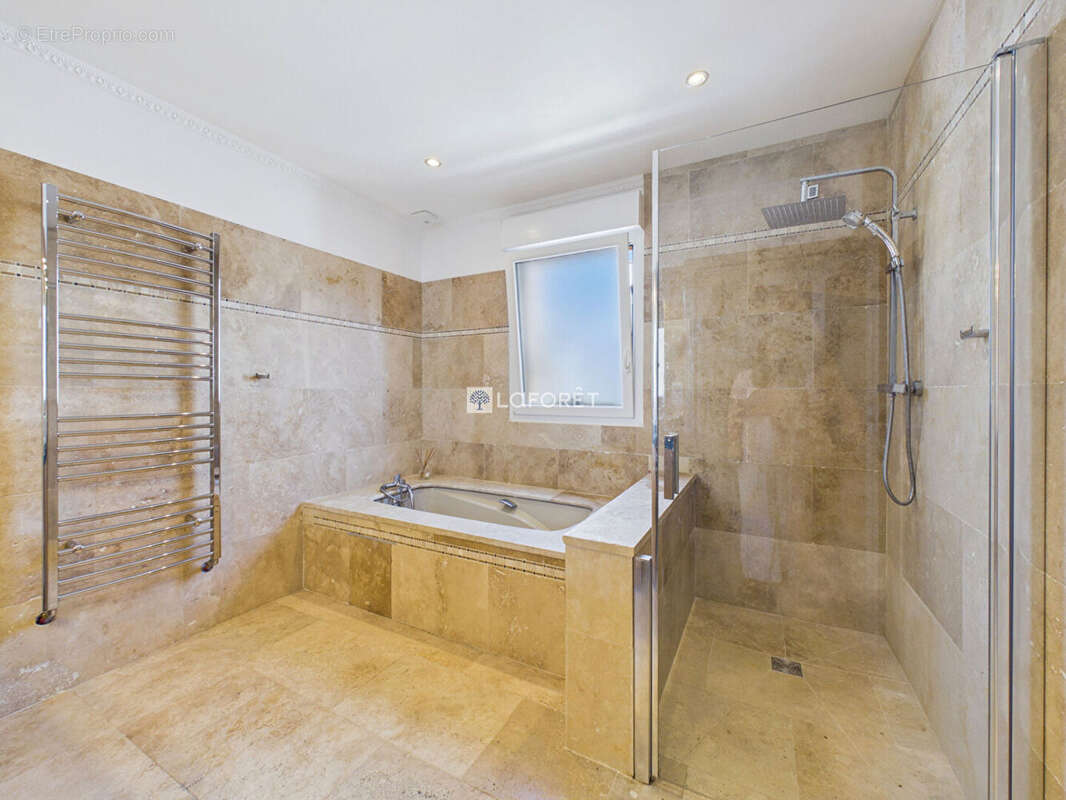 PLOMEUR  Maison familiale de plain-pied dans un environnement calme - photo 10