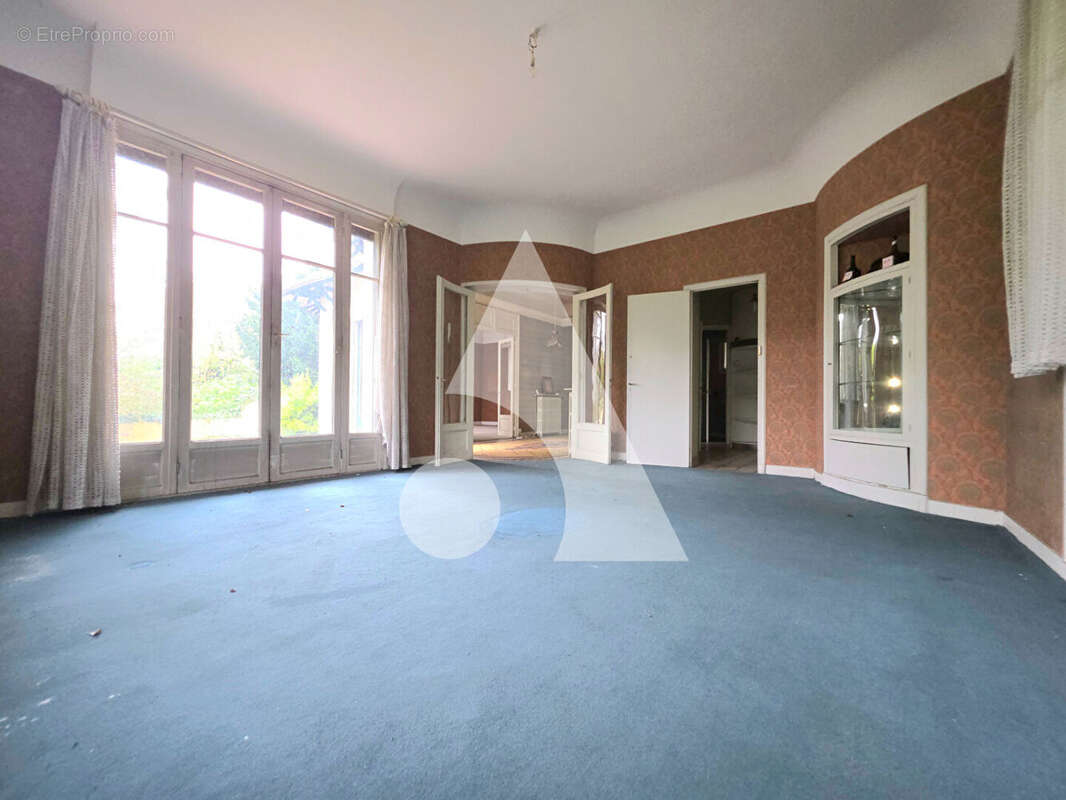 Maison à SAINT-MAUR-DES-FOSSES