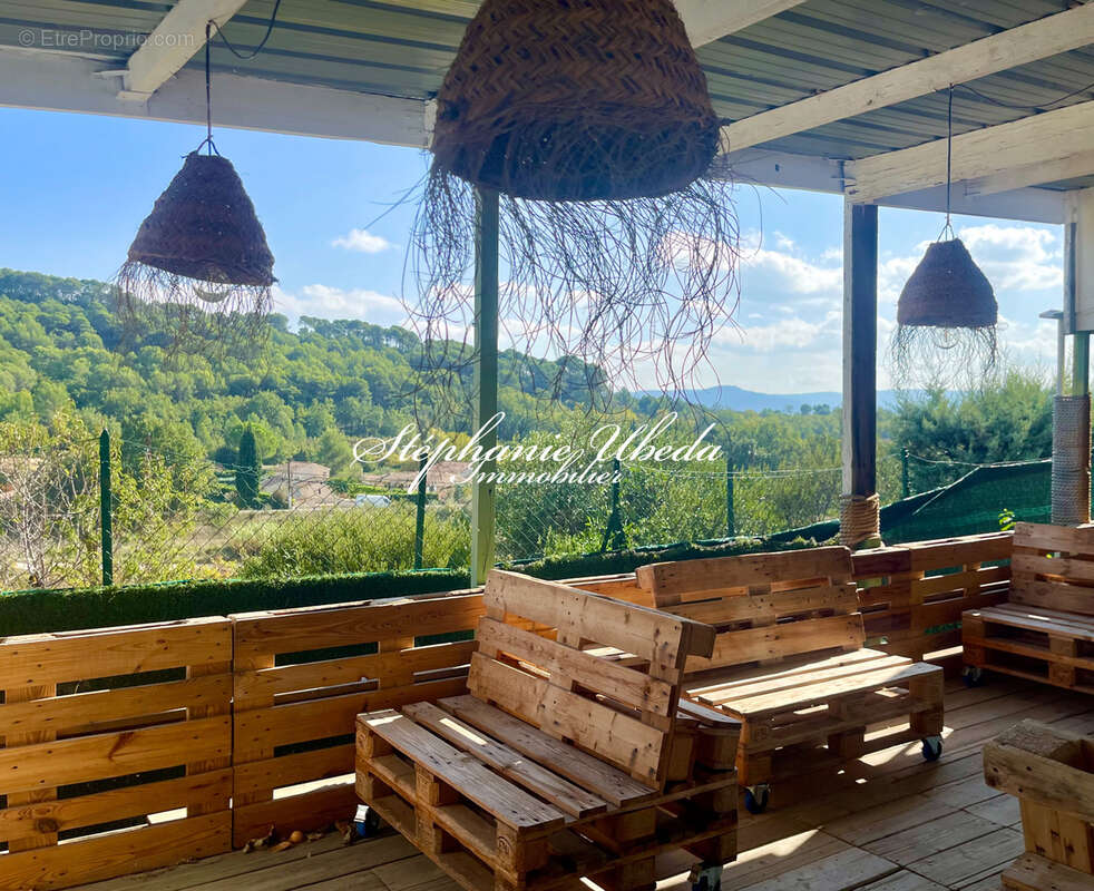 Commerce à VILLELAURE