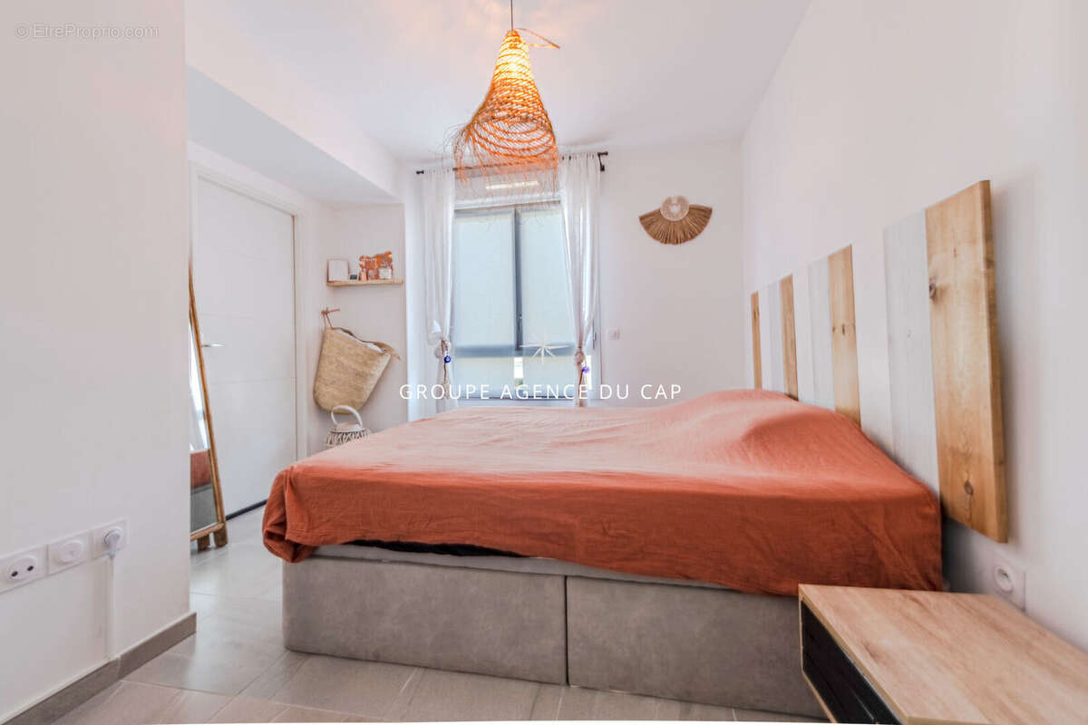 PUGET-SUR-ARGENS  Appartement 3 pièces de 88 m² avec terrasse de 21m²,  garage et piscine - photo 6