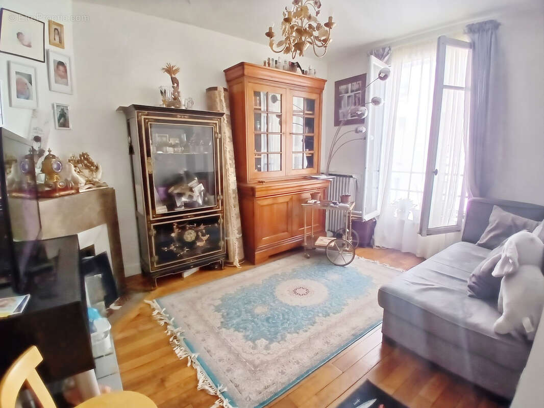 Appartement à PARIS-20E