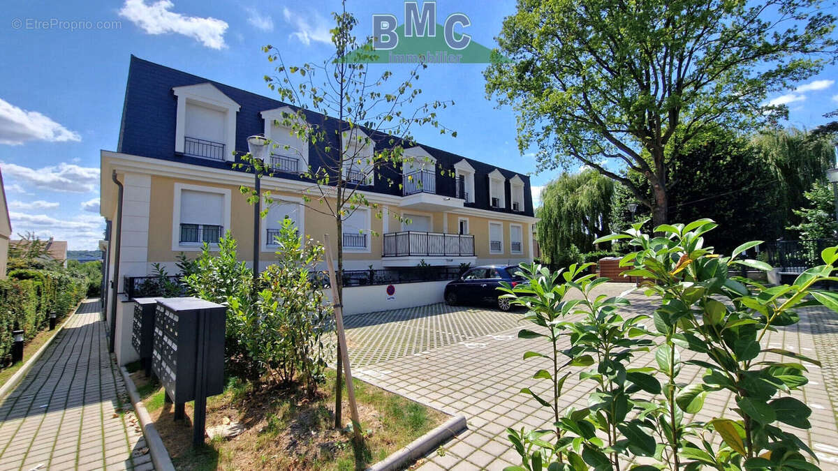 Appartement à LE PLESSIS-BOUCHARD