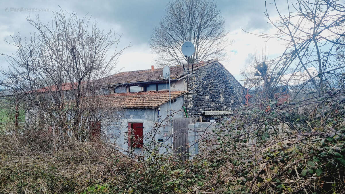 Maison à SAINT-FLORET