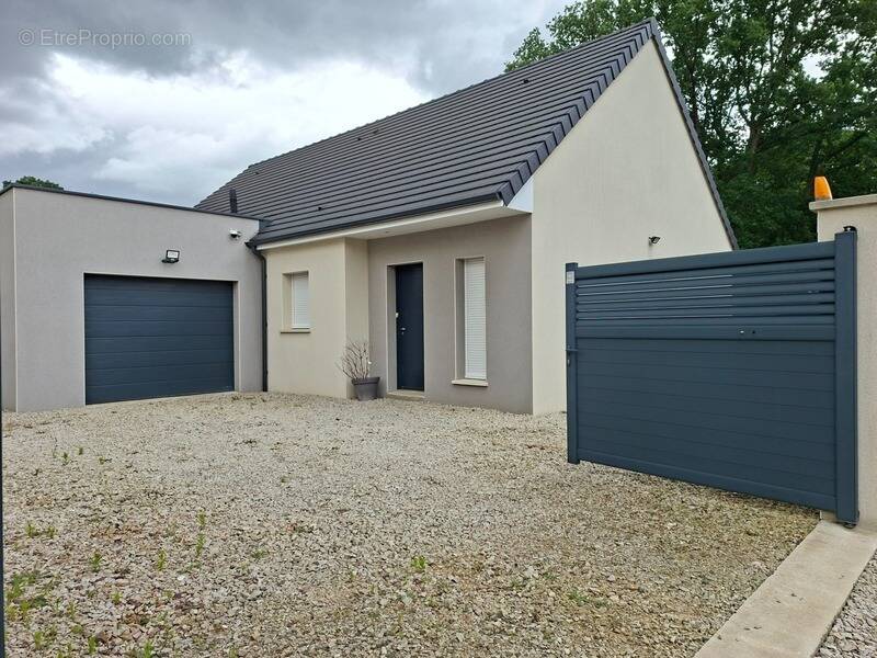 Maison à MOULINS-LE-CARBONNEL