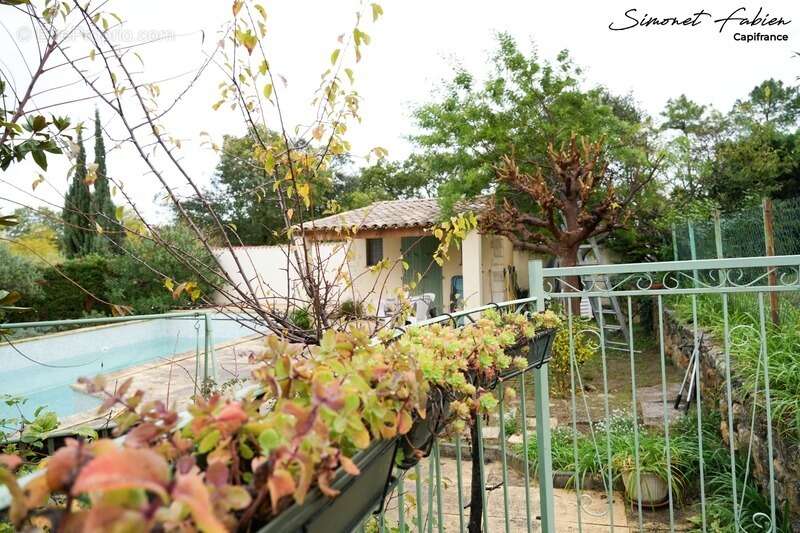 Maison à SAINT-RESTITUT