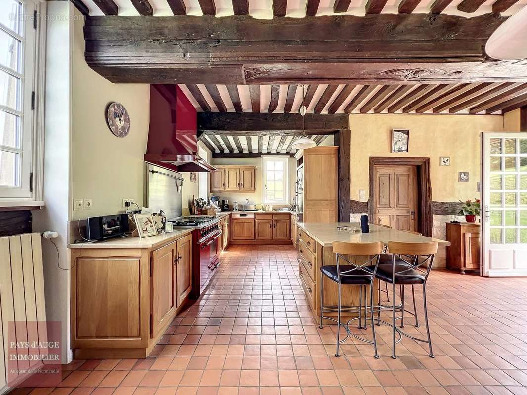 Maison à SAINT-PIERRE-SUR-DIVES