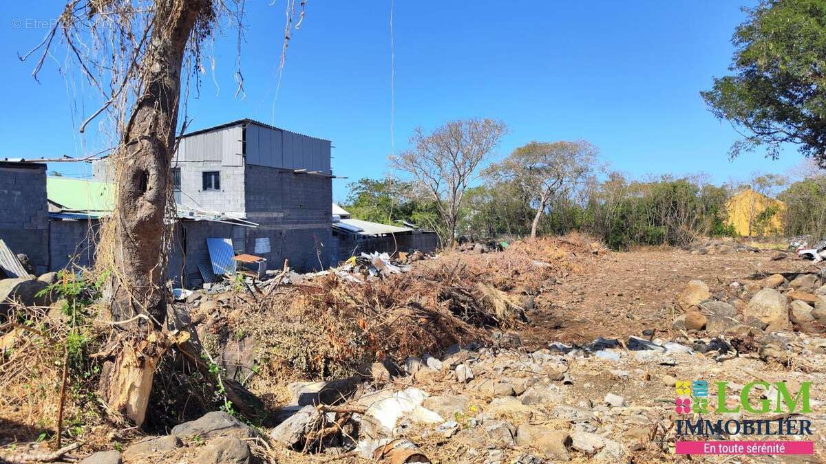 Terrain à SAINT-PIERRE