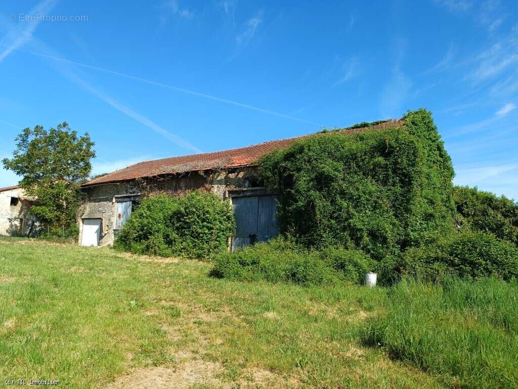 Maison à RUFFEC