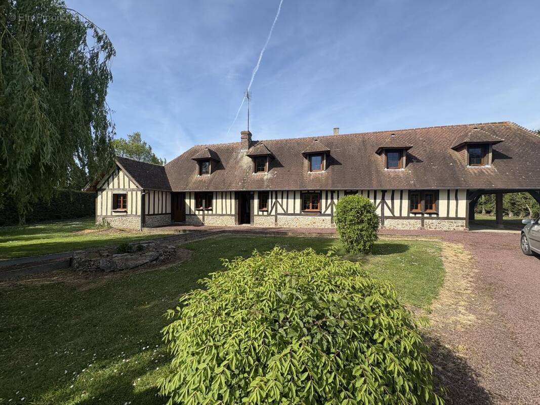 Maison à COURTONNE-LES-DEUX-EGLISES