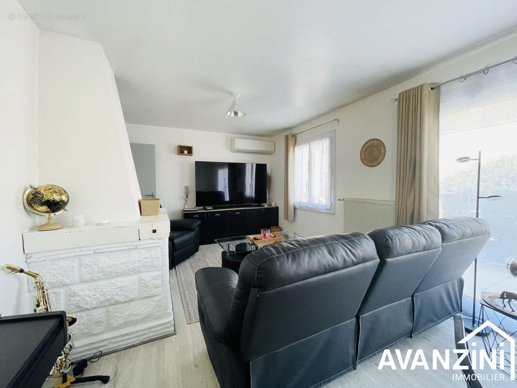 Maison à CRECY-LA-CHAPELLE