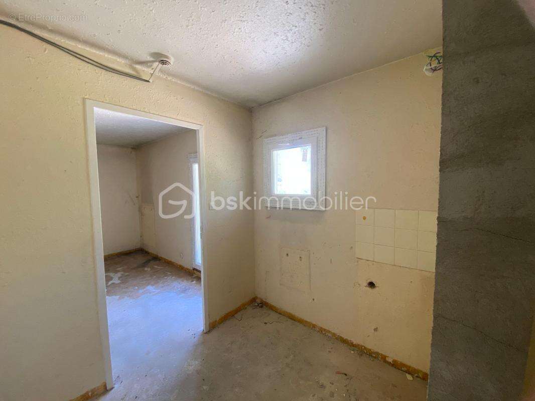 SAINT-CHRISTOL ((84) - Créez votre grand T2 sur mesure avec balcon ! Plateau sous forme d'appartement de 68 m² env. situé au 1er - photo 13