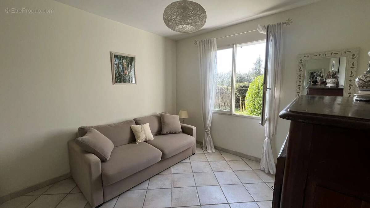 Maison à TOURRETTES