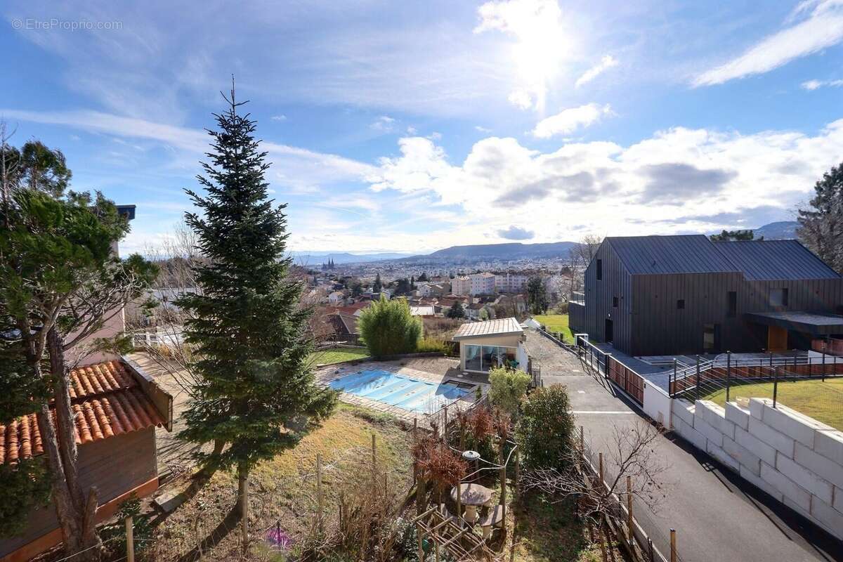 Maison à CLERMONT-FERRAND