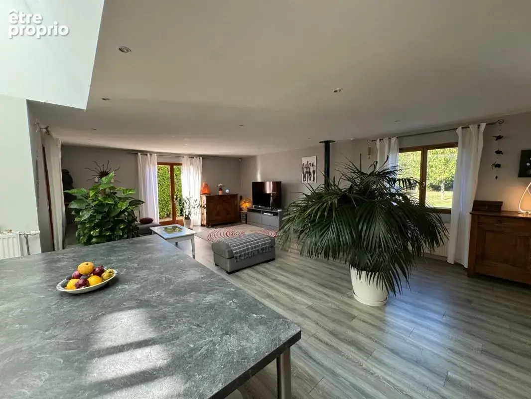 Belle propriété familiale avec grand parc arboré de 1 600 m² - photo 6