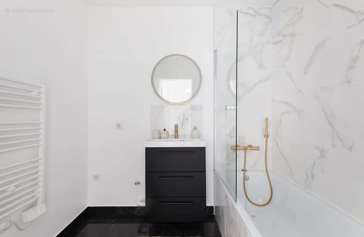 Appartement à PARIS-20E