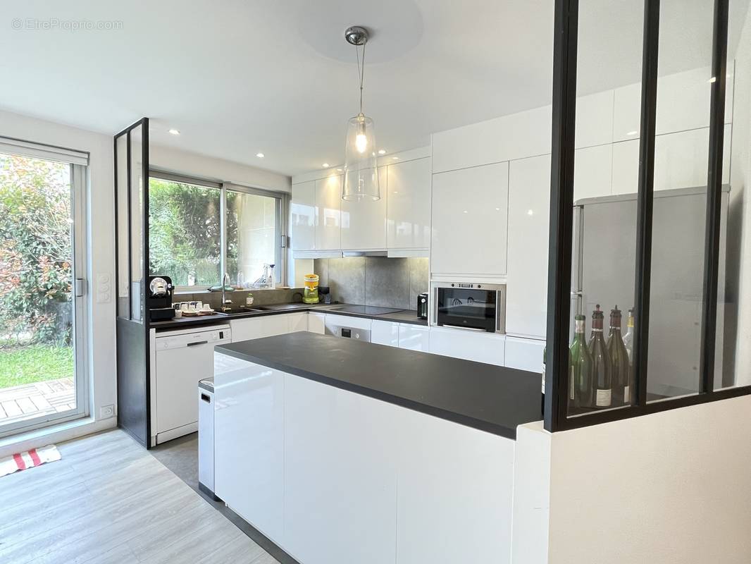 Cuisine ouverte - Appartement à NOGENT-SUR-MARNE