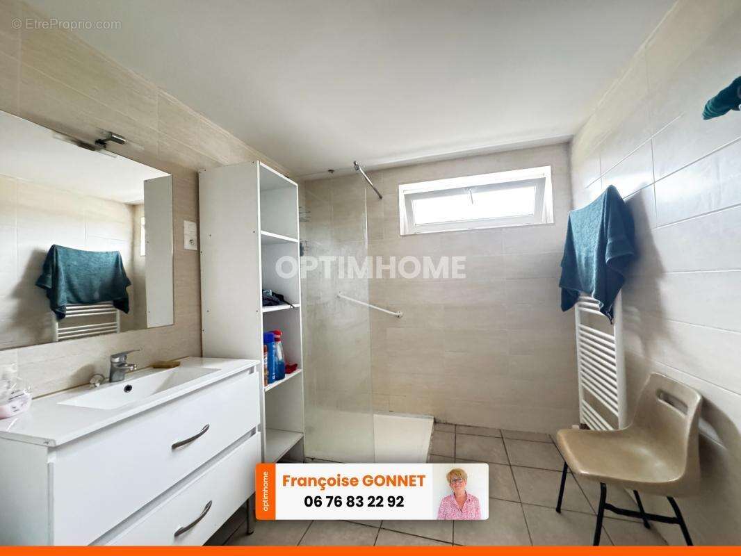 Maison 215 m² - 5 chambres - Terrain 4 200 m² - Piscine - 257 000 € - SAINT PIERRE LES ETIEUX - 18200 - photo 15