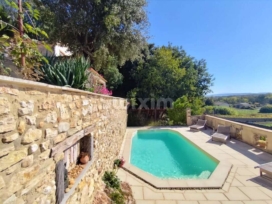 Maison à SAINT-MONTAN