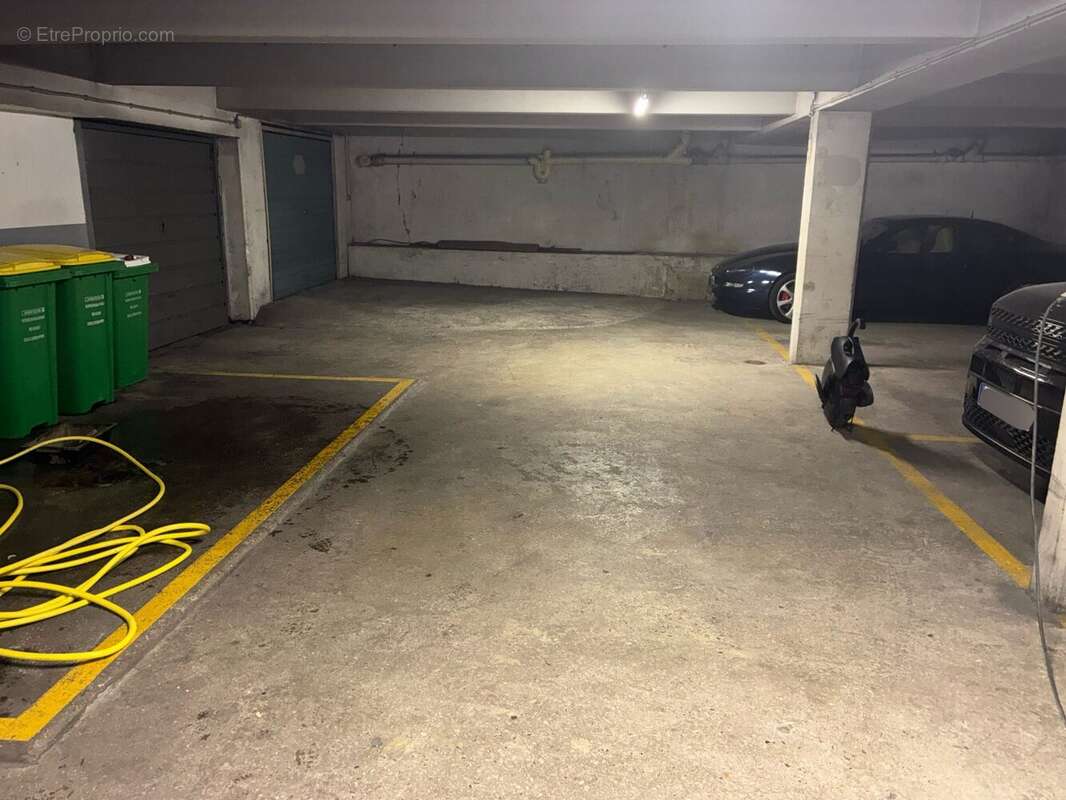 Parking 9 m² à Paris-16e  - photo 3