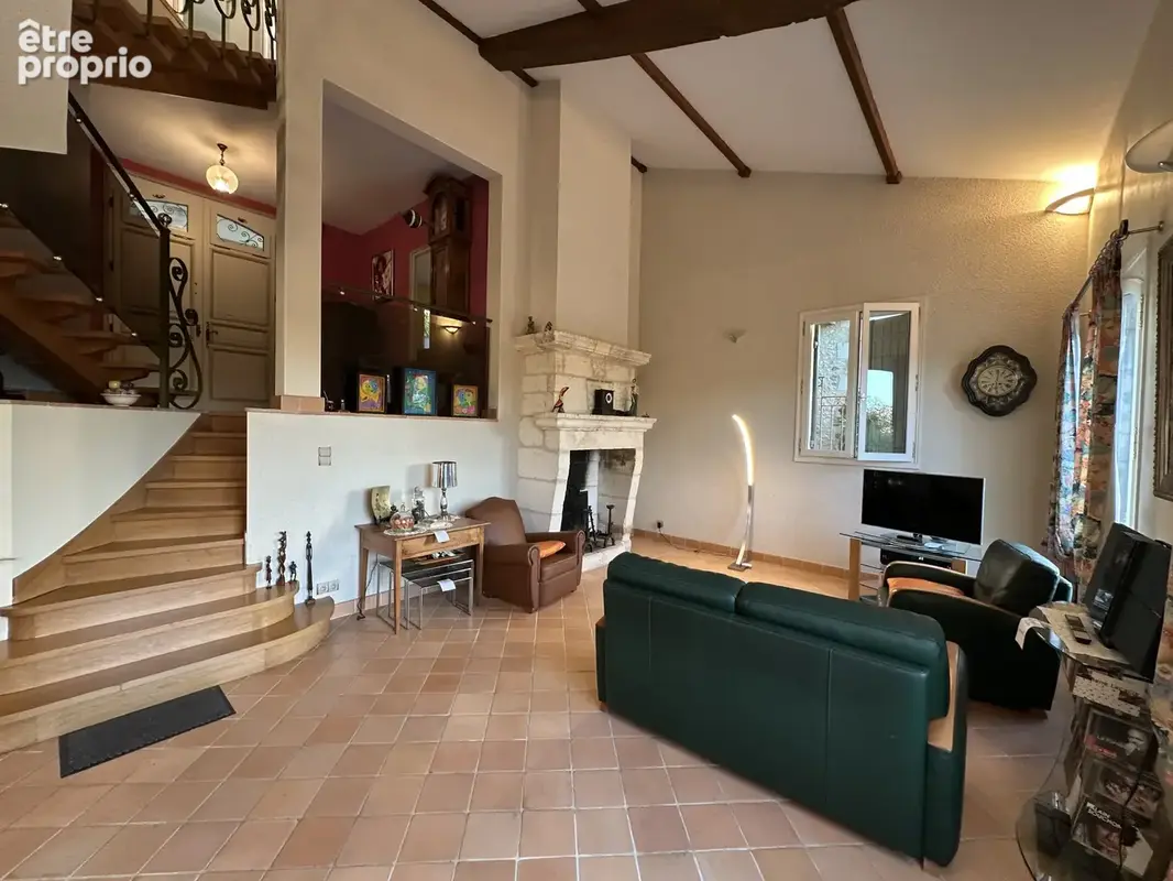 Maison d'architecte avec beaux volumes, jardin, sous-sol et cave - photo 7